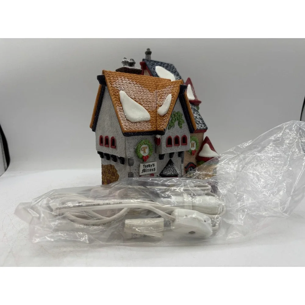 Dept 56 1991 Vintage HVC North Pole Tassy's Mittens & Hassel's Woolies 5622-7